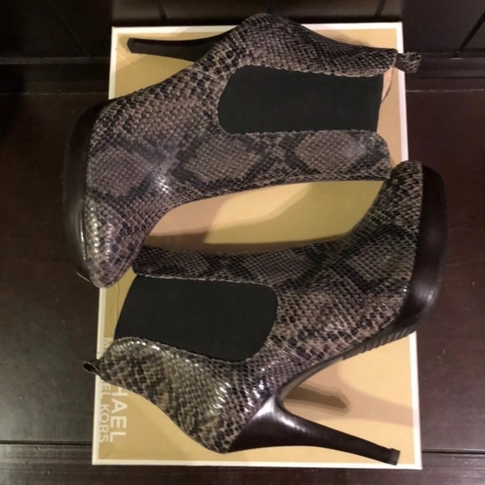 Michael New Micheal Kors Python Snakeskin Bootie Size 8